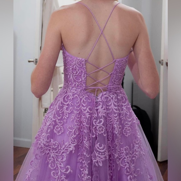 Dress - Picture 3 of 4